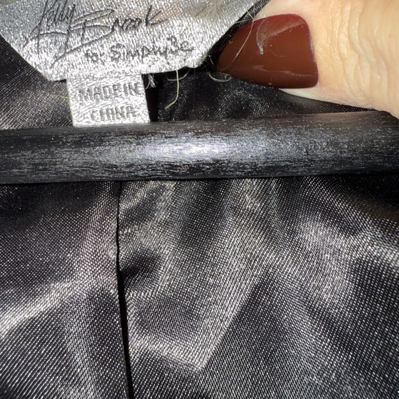 Plus size faux fur coat with tie waist size 22 us or 26 uk - Picture 4 of 11